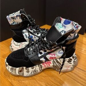 Colorful High-Top Sneakers with Graphic Print size 38